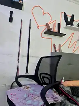 Snapshot of Sophiehuntress chatting on March 21, 2025, 11:55 am Sophiehuntress online show from March 21, 2025, 11:55 am