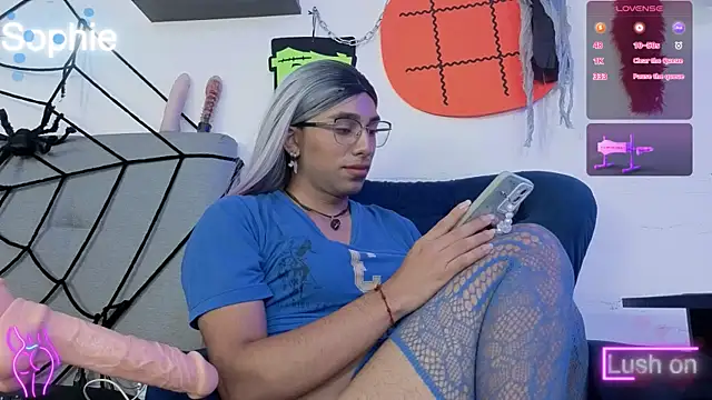 Snapshot of Sophiehuntress chatting on October 25, 2025, 11:29 am Sophiehuntress online show from October 25, 2025, 11:29 am