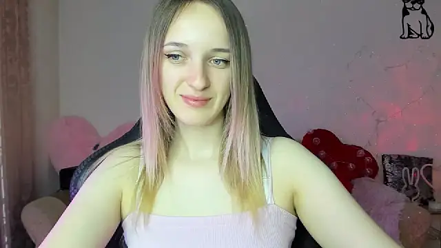 Snapshot of RouseReed chatting on May 7, 2026, 5:46 am RouseReed online show from May 7, 2026, 5:46 am