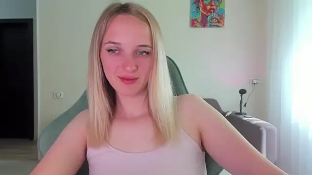 Snapshot of RouseReed chatting on July 11, 2026, 6:49 am RouseReed online show from July 11, 2026, 6:49 am