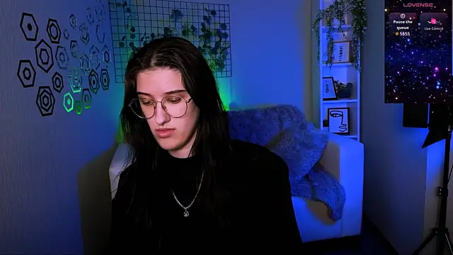 Snapshot of scarlet_mooore chatting on October 19, 2025, 12:11 am scarlet mooore online show from October 19, 2025, 12:11 am