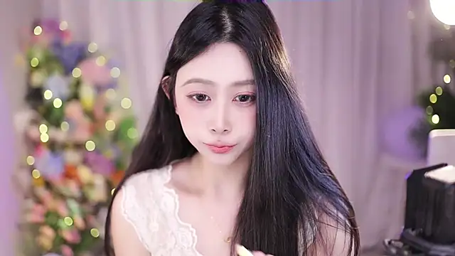 Snapshot of SleepArtist chatting on January 13, 2025, 6:49 am SleepArtist online show from January 13, 2025, 6:49 am