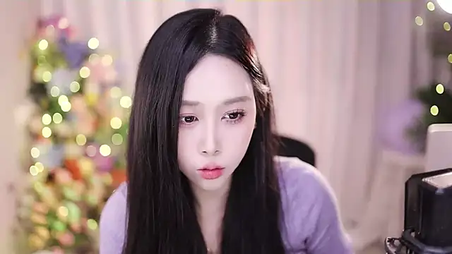 Snapshot of SleepArtist chatting on January 17, 2025, 6:57 am SleepArtist online show from January 17, 2025, 6:57 am