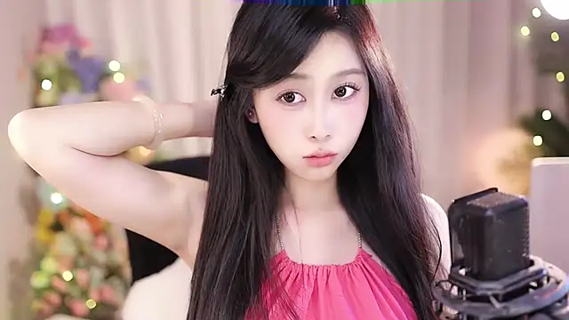 Snapshot of SleepArtist chatting on February 14, 2025, 6:40 pm SleepArtist online show from February 14, 2025, 6:40 pm