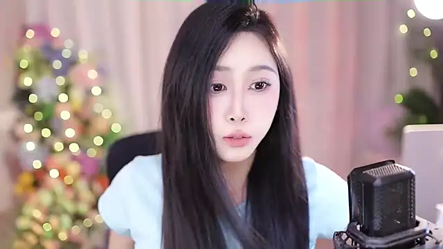 Snapshot of SleepArtist chatting on February 18, 2025, 9:10 am SleepArtist online show from February 18, 2025, 9:10 am