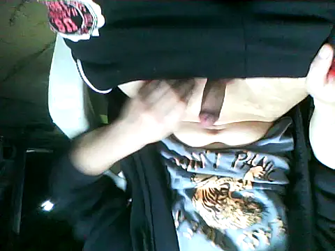 Snapshot of vadszex31 chatting on April 4, 2026, 1:30 pm vadszex31 online show from April 4, 2026, 1:30 pm