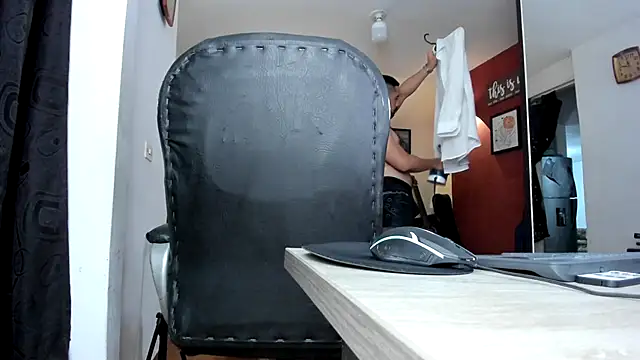 Snapshot of thesexlawyer1 chatting on May 5, 2026, 5:15 am thesexlawyer1 online show from May 5, 2026, 5:15 am