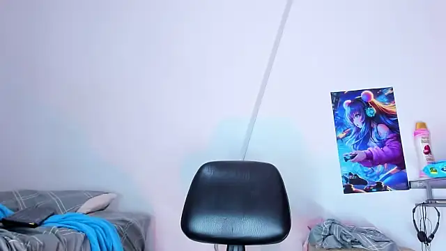 Emily Coper18 online show from March 3, 2025, 12:48 pm