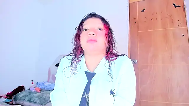 Emily Coper18 online show from May 2, 2026, 2:11 pm