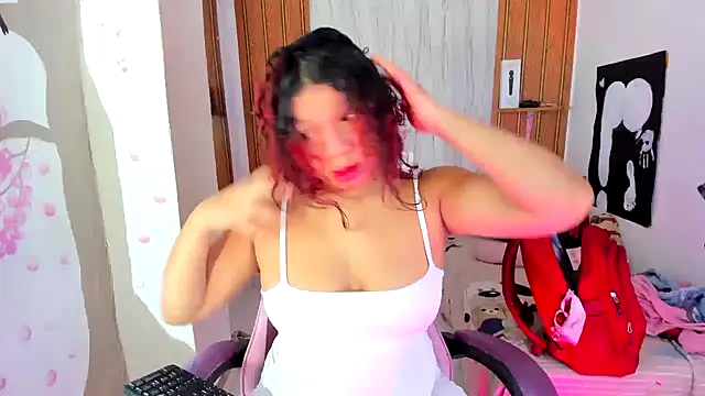 Snapshot of Emily_Coper18 chatting on June 29, 2026, 1:55 pm Emily Coper18 online show from June 29, 2026, 1:55 pm
