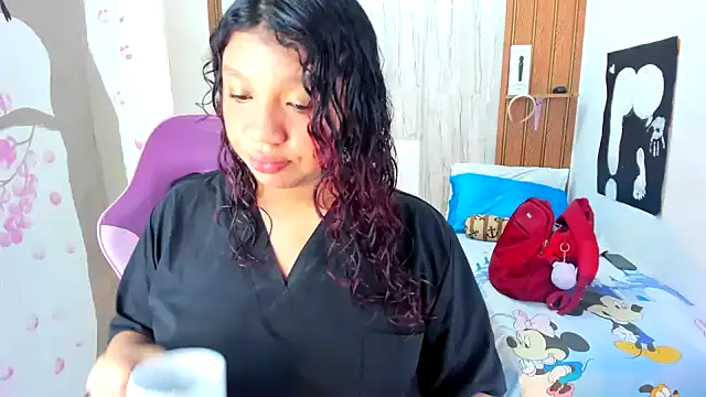 Snapshot of Emily_Coper18 chatting on July 13, 2026, 1:47 pm Emily Coper18 online show from July 13, 2026, 1:47 pm