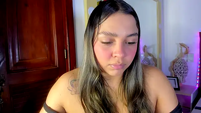 Abril Gomez06 online show from December 15, 2025, 10:03 pm