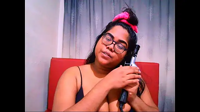 Indian Lola00 online show from September 26, 2025, 5:06 pm