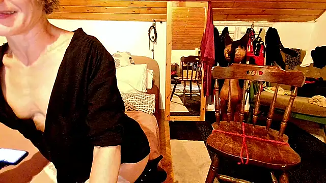 Snapshot of Hot_Colettte chatting on December 13, 2024, 2:27 pm Hot Colettte online show from December 13, 2024, 2:27 pm