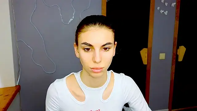 EmmyGreans online show from February 4, 2025, 12:55 pm