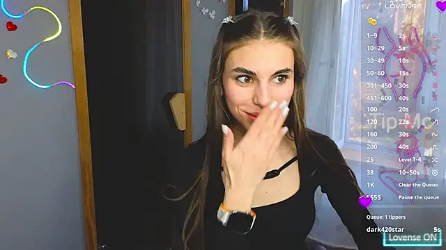 EmmyGreans online show from March 7, 2025, 12:34 pm