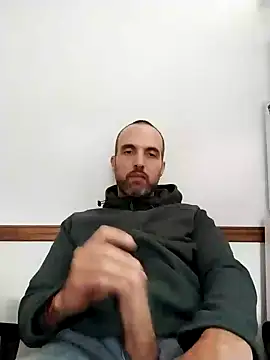 Snapshot of leon3875 chatting on December 17, 2024, 3:28 pm leon3875 online show from December 17, 2024, 3:28 pm