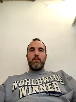 Snapshot of leon3875 chatting on November 3, 2025, 3:46 pm leon3875 online show from November 3, 2025, 3:46 pm