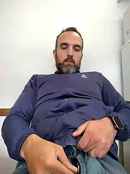 leon3875 online show from December 19, 2025, 3:30 pm