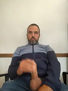 leon3875 online show from February 4, 2026, 3:40 pm