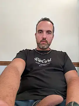 leon3875 online show from February 20, 2026, 5:24 pm