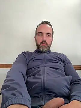 Snapshot of leon3875 chatting on May 15, 2026, 3:30 pm leon3875 online show from May 15, 2026, 3:30 pm
