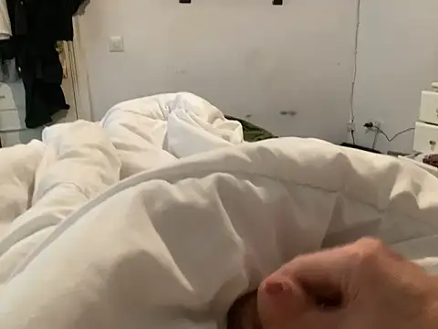 Snapshot of Bossinmidd12 chatting on February 5, 2025, 8:11 am Bossinmidd12 online show from February 5, 2025, 8:11 am