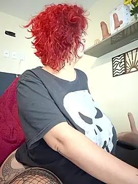 Snapshot of Escarlate4you_ chatting on June 4, 2026, 10:10 am Escarlate4you online show from June 4, 2026, 10:10 am