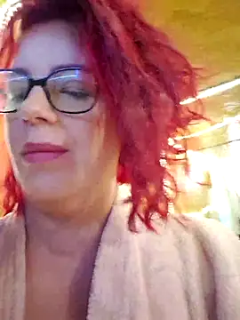 Snapshot of Escarlate4you_ chatting on July 5, 2026, 11:17 am Escarlate4you online show from July 5, 2026, 11:17 am