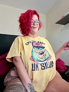 Snapshot of Escarlate4you_ chatting on July 11, 2026, 10:07 am Escarlate4you online show from July 11, 2026, 10:07 am