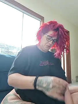Snapshot of Escarlate4you_ chatting on July 12, 2026, 10:06 am Escarlate4you online show from July 12, 2026, 10:06 am