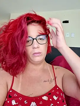 Snapshot of Escarlate4you_ chatting on July 19, 2026, 10:30 am Escarlate4you online show from July 19, 2026, 10:30 am