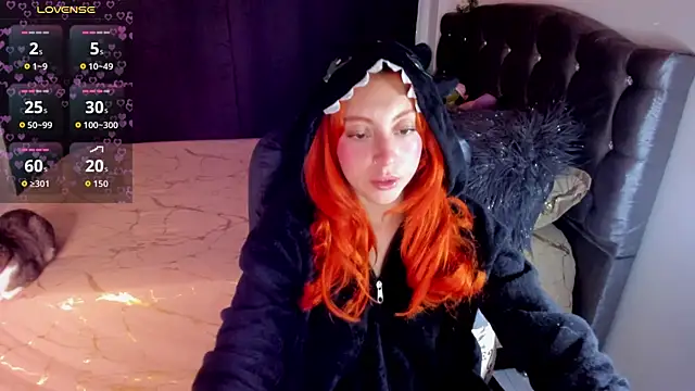 Snapshot of Violetaarey chatting on April 22, 2026, 2:14 am Violetaarey online show from April 22, 2026, 2:14 am