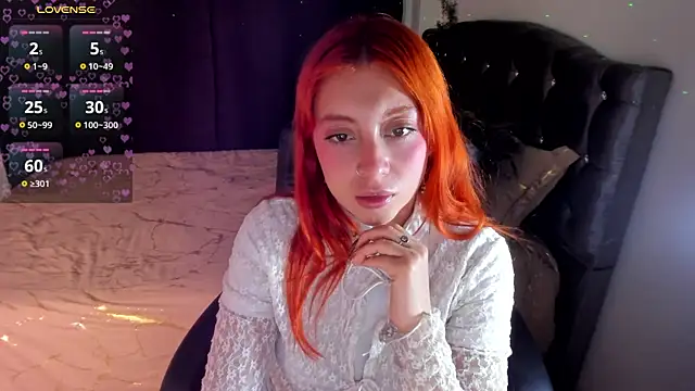 Snapshot of Violetaarey chatting on April 23, 2026, 2:02 am Violetaarey online show from April 23, 2026, 2:02 am
