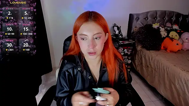 Snapshot of Violetaarey chatting on April 30, 2026, 4:46 pm Violetaarey online show from April 30, 2026, 4:46 pm