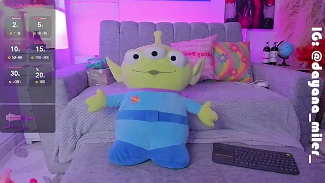  dayana miler online show from March 14, 2025, 4:32 am