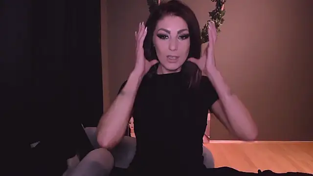 Saintrebella online show from December 10, 2024, 1:22 am