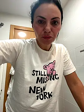 KimKelly13 online show from October 2, 2025, 6:42 am