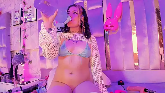 Broklinwhite  online show from February 15, 2025, 3:50 pm