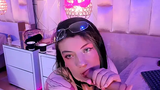 Snapshot of Broklinwhite_ chatting on May 15, 2026, 1:40 pm Broklinwhite online show from May 15, 2026, 1:40 pm