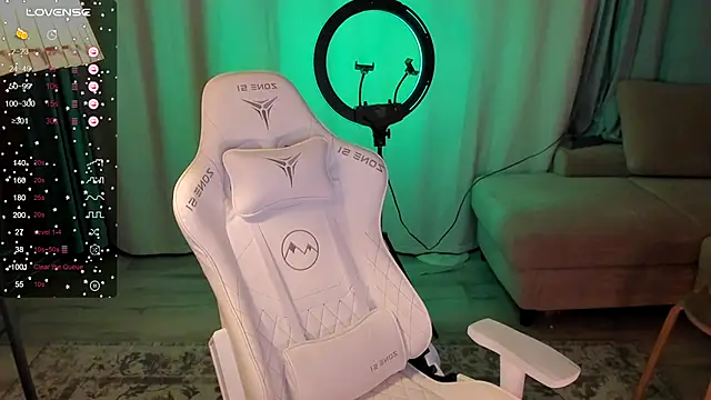 falcon baby online show from October 4, 2025, 6:39 pm