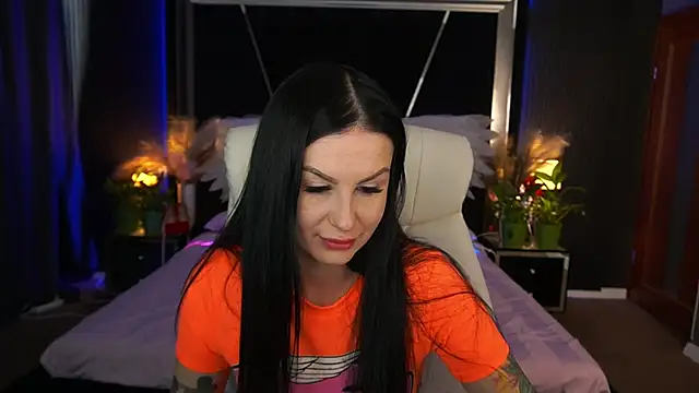 Snapshot of AmberDismond chatting on May 13, 2026, 5:49 am AmberDismond online show from May 13, 2026, 5:49 am