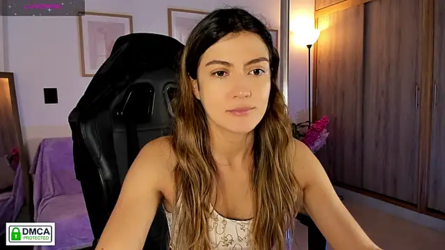 Snapshot of Lilabril chatting on May 4, 2026, 2:46 pm Lilabril online show from May 4, 2026, 2:46 pm