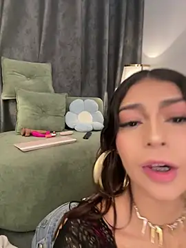 CHERRYY BOMB  online show from June 28, 2026, 6:36 pm