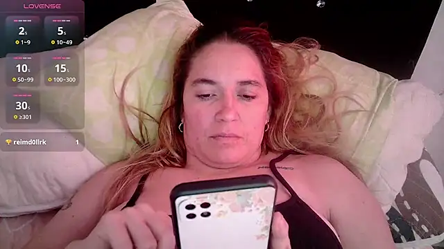 Snapshot of Izury_Blondee chatting on February 25, 2025, 2:00 pm Izury Blondee online show from February 25, 2025, 2:00 pm