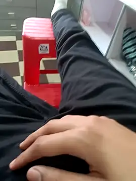 HeftyTheory7 online show from December 4, 2025, 11:19 am