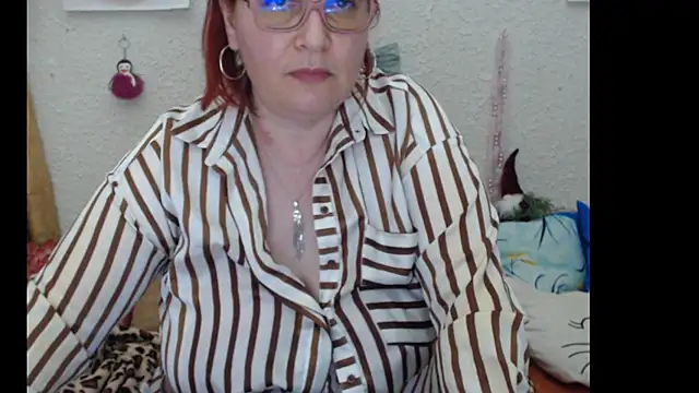 PlayfullMature online show from October 25, 2025, 10:04 pm