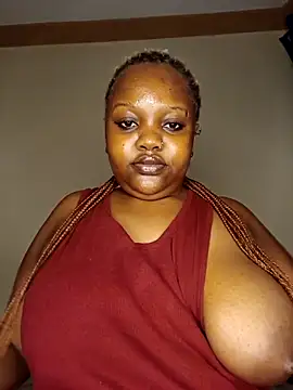 queennapal online show from October 10, 2025, 7:46 pm