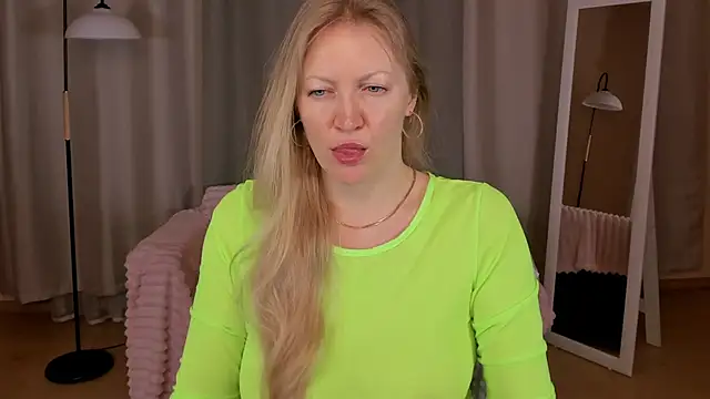 sugamomy online show from December 17, 2025, 1:00 am