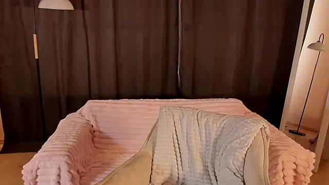 sugamomy online show from March 16, 2026, 5:44 am